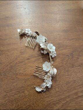 Gold Floral Bridal Hair Comb with White Resin Flowers
